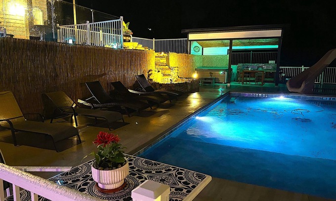 Indian Point Villa | Poolside King Villa 3-Min to SDC, Hot Tub, Waterfalls, Rain Shower Master Bath!