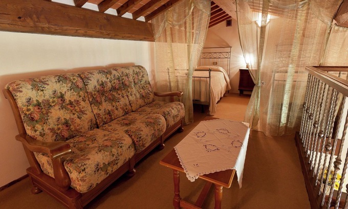 Foiano della Chiana House | Poolside Vacation Home, Foiano