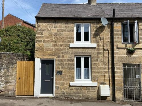 Matlock House | Poppy Cottage