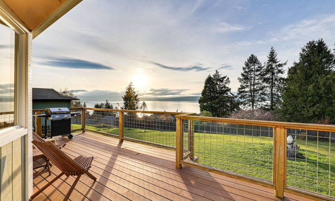 Adelma Beach House | Port Townsend Escape w/Deck, Bay & Mountain Views