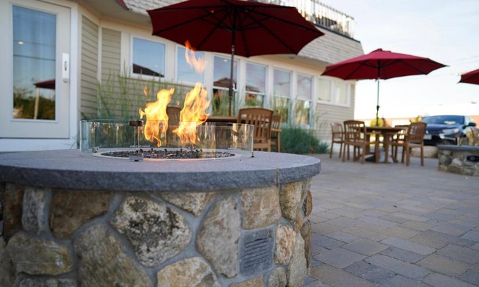 Hyannis Apartment | Portside Tavern