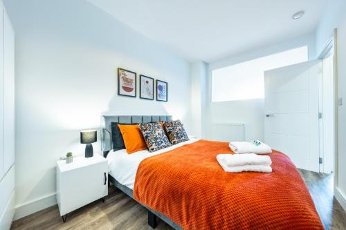 Potters Bar Apartment | Potters Bar - FREE Parking - Private Bathroom - Netflix - 4 mins walk to station - 20 mins DIRECT TRAINS TO LONDON