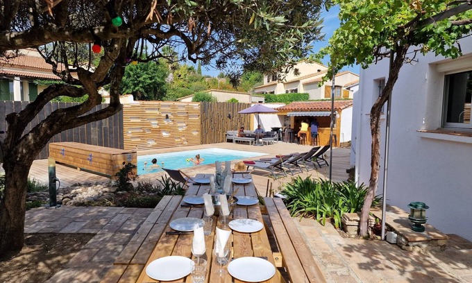 Poussan Villa | Poussan, Villa des Oliviers, superbe villa classé