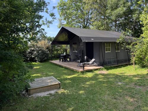 Anna Paulowna Other | Prachtige 4 persoons glampingtent op rustige kleine camping
