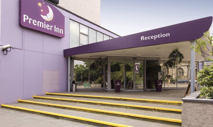 Palace Riverside Hotel | Premier Inn London Putney Bridge
