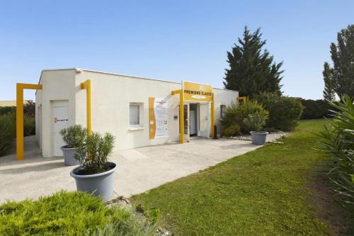 Avignon Hotel | Premiere Classe Avignon Courtine Gare TGV