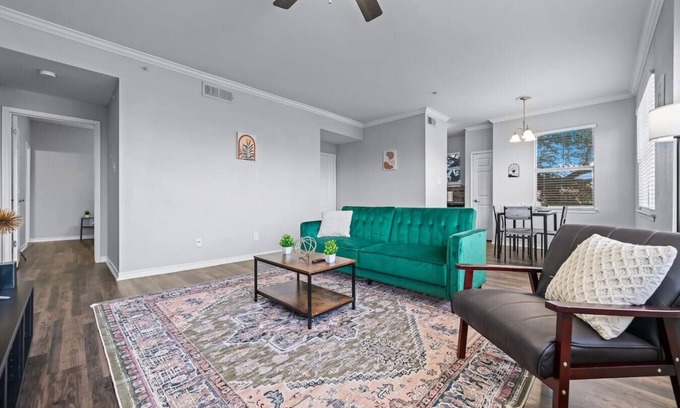 Fossil Creek Apartment | Premium 2BR 2BA Apartment Stay with Chic Interior