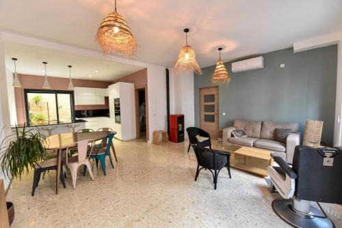 Triana House | Premium Exclusive Property - The Barber's House