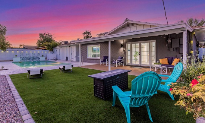 Scottsdale Estates Ten House | Prime Location! Modern & New! Swim, Play& Relax!