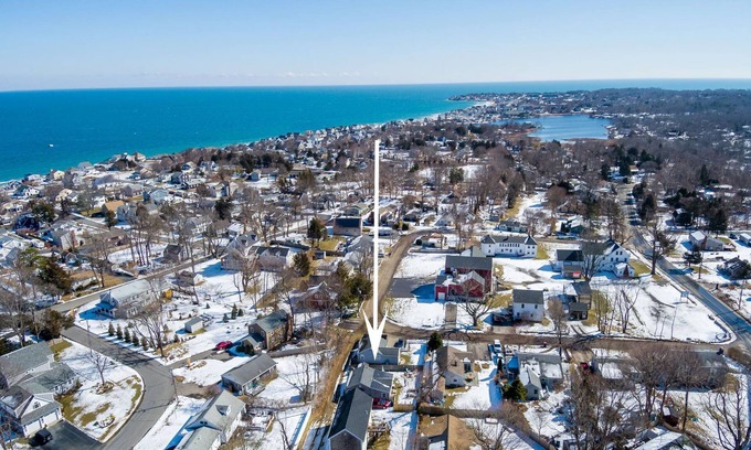 Plymouth Cottage | Priscilla Beach Cozy Cottage-5 min walk to beach!!