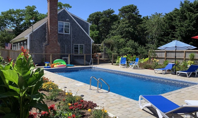 Eastham House | Pristine home w/heated salt water pool - 5 NIGHT MIN- MIDWEEK & WEEKLY DISCOUNT