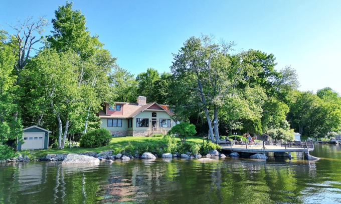 Dedham Cottage | Pristine Lakefront Cottage in Maine 30 miles from Acadia National Park.