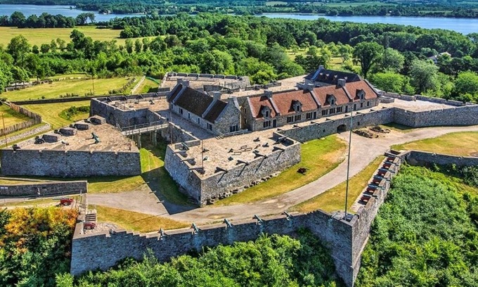 Adirondack House | Private 100' Beach & Dock - Kayaks, SUP - Modern Amenities, Gorgeous View!