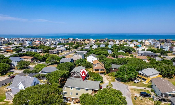 Nags Head Apartment | Private 1BR Apt w Kitchen, Porch, Patio on Culdesac & 3 Blocks from Beach Access