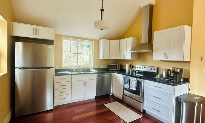 North Rose Hill House | Private 2BR Home with Own Entrance and Central Location