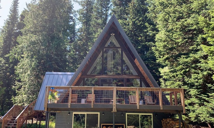 Hyak Cabin | Private Alpine Modern A-Frame in Hyak Estates