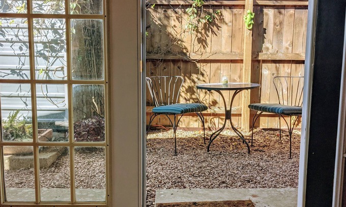 Allandale House | Private and Cozy Guest House in Central Austin