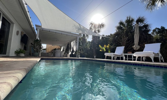 Palm River Estates House | Private and Peaceful Home