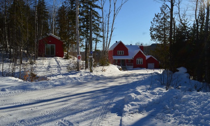 Saint Come Cottage | Private and Quiet - Only 2 min from Val St Côme