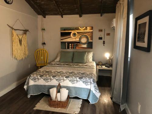 Coral Way Apartment | Private and Secluded Studio in Little Havana - 6V