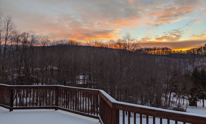 Snowshoe Cabin | Private and Serene Snowshoe Family Chalet!
