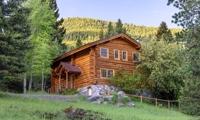 Gallatin Gateway House | Private and spacious mountain retreat w/views, privacy, hot tub, & guest house!