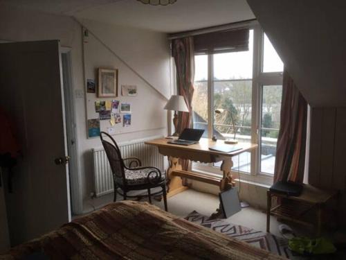 Leamington Spa House | Private attic in Georgian townhouse with free parking