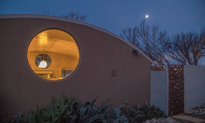 Duncan House | Private Beach Retreat Dome, 2 minutes walk to stunning Snelling Beach