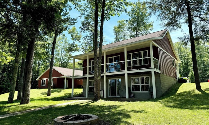 Wetmore House | Private, Beautiful Lake Front Home in Prime Location