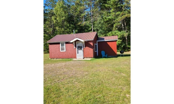 Manistique Cabin | Private Cabin 3 between munising and manistique