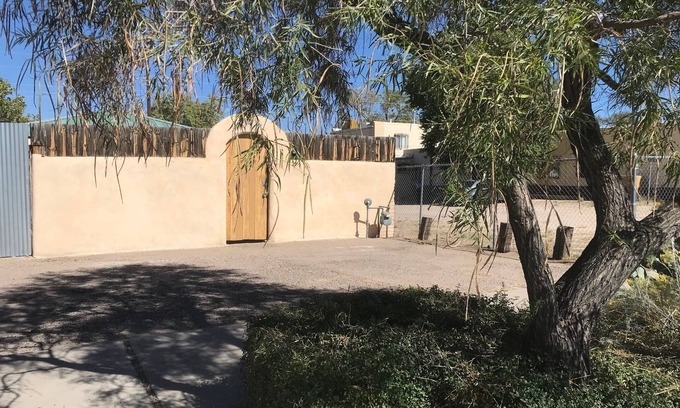 University Heights House | Private Casita in University/Nob Hill Area