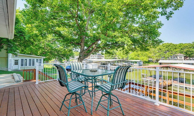Camdenton House | Private Dock on Fishing Cove: Camdenton Getaway