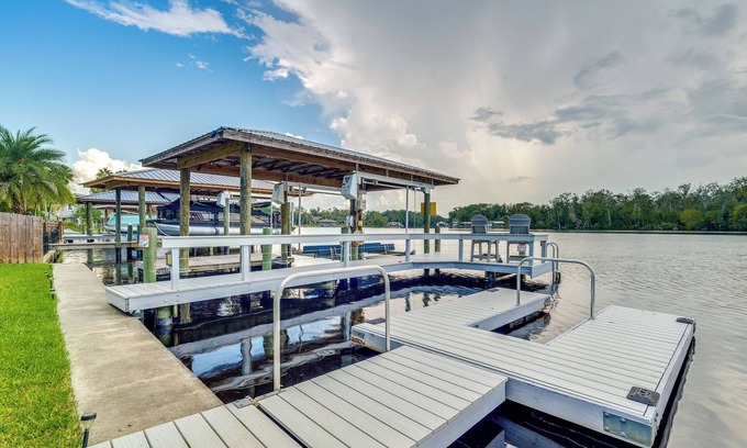 Homosassa House | Private Dock & Water Views! Homosassa Retreat