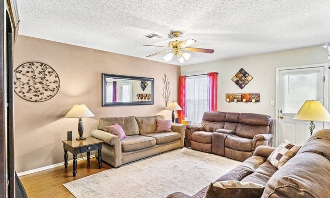 El Paso House | Private El Paso Getaway Near Franklin Mountains!