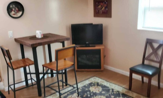 Uniondale House | Private entrance to this cozy first floor apartment in house. Close to transit