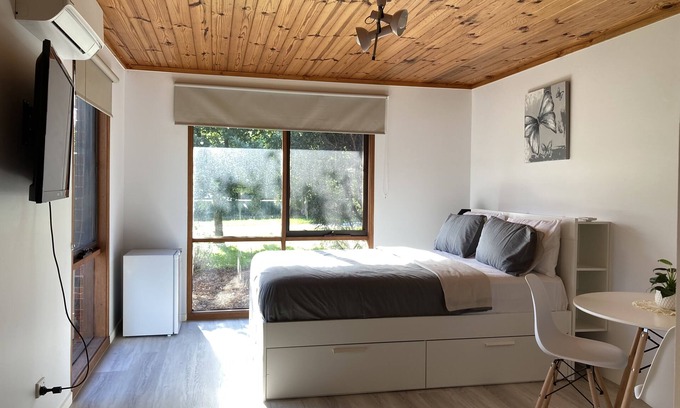 Narre Warren Apartment | Private Guest Suite close to Westfield Fountain Gate Shopping Malln