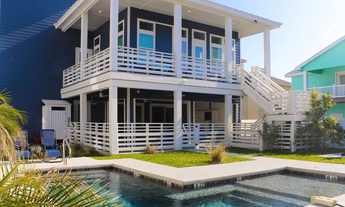 Port Aransas House | Private Heated Pool and Oasis, Pet Friendly. Golf Cart Included