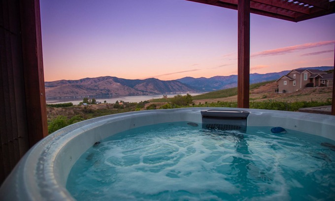Manson House | Private Lake Chelan Getaway