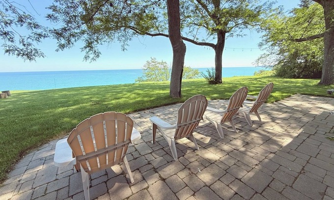 Mequon House | Private Lake Michigan Estate - Breathtaking views on 2.5-Acre Cozy Lux Retreat
