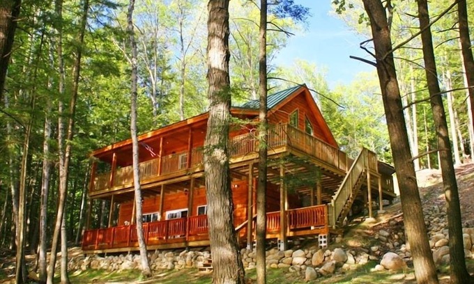 Farmington Falls Cabin | Private Lakefront Luxury Log Cabin with Outdoor Hottub!