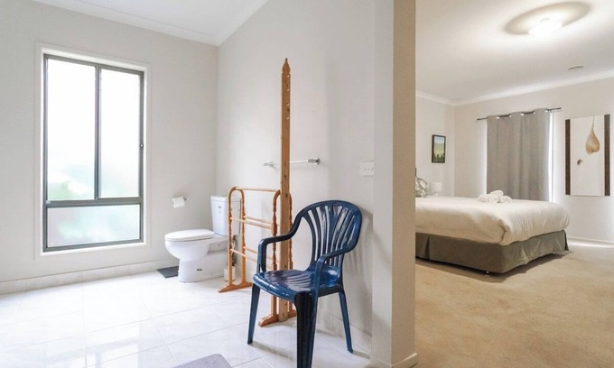 Point Cook House | Private Room * Ensuite & TV in Serene Point Cook