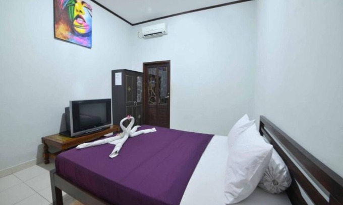 Downtown Kuta House | Private Room in Balinese House, Poppies Lane, Legian Kuta Near Beach (SNTH)