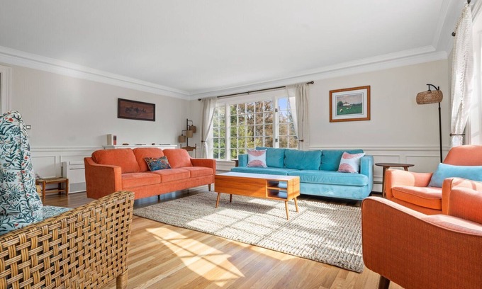 South Kingstown House | Private setting w/hiking trails, sleeps 13, a/c, minutes to area beaches