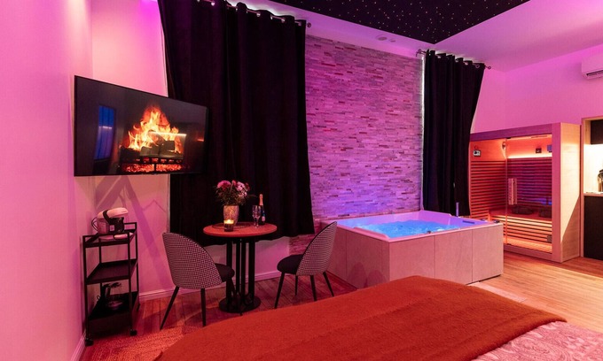 Faubourg North Apartment | Private Spa flat in the heart of Dijon