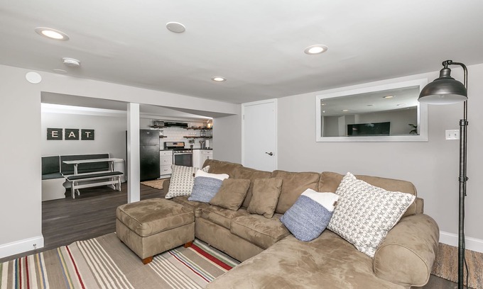 Lutherville Timonium Apartment | * Private Suite Full of Style & Comfort *
