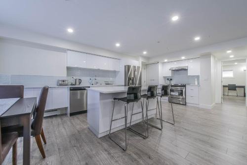 White Rock Apartment | Private Vacation Guest Suite Near Beach