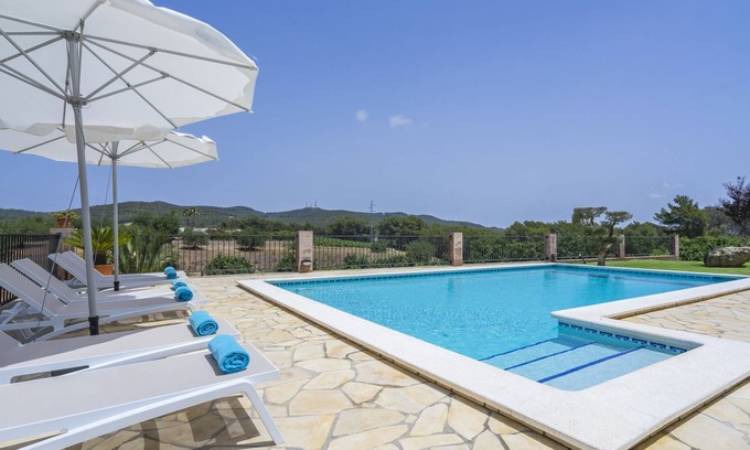 Santa Eulalia del Rio Villa | Private Villa, Swimming Pool, Parking, Barbecue Wifi Fiber Optic. Center of the island