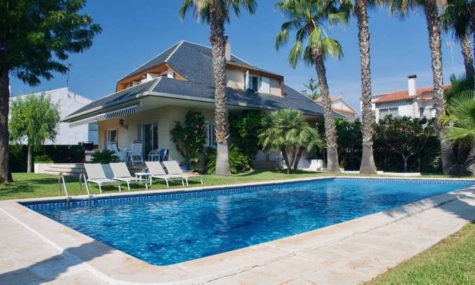 Torredembarra House | Private villa with pool 3 minutes from beach