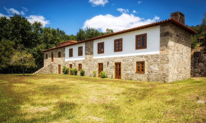 Calheiros House | Private Villa with pool and tennis