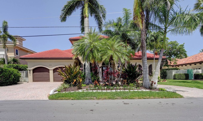 Lighthouse Point House | Private Waterfront Heated Pool 1 Mile From Beach